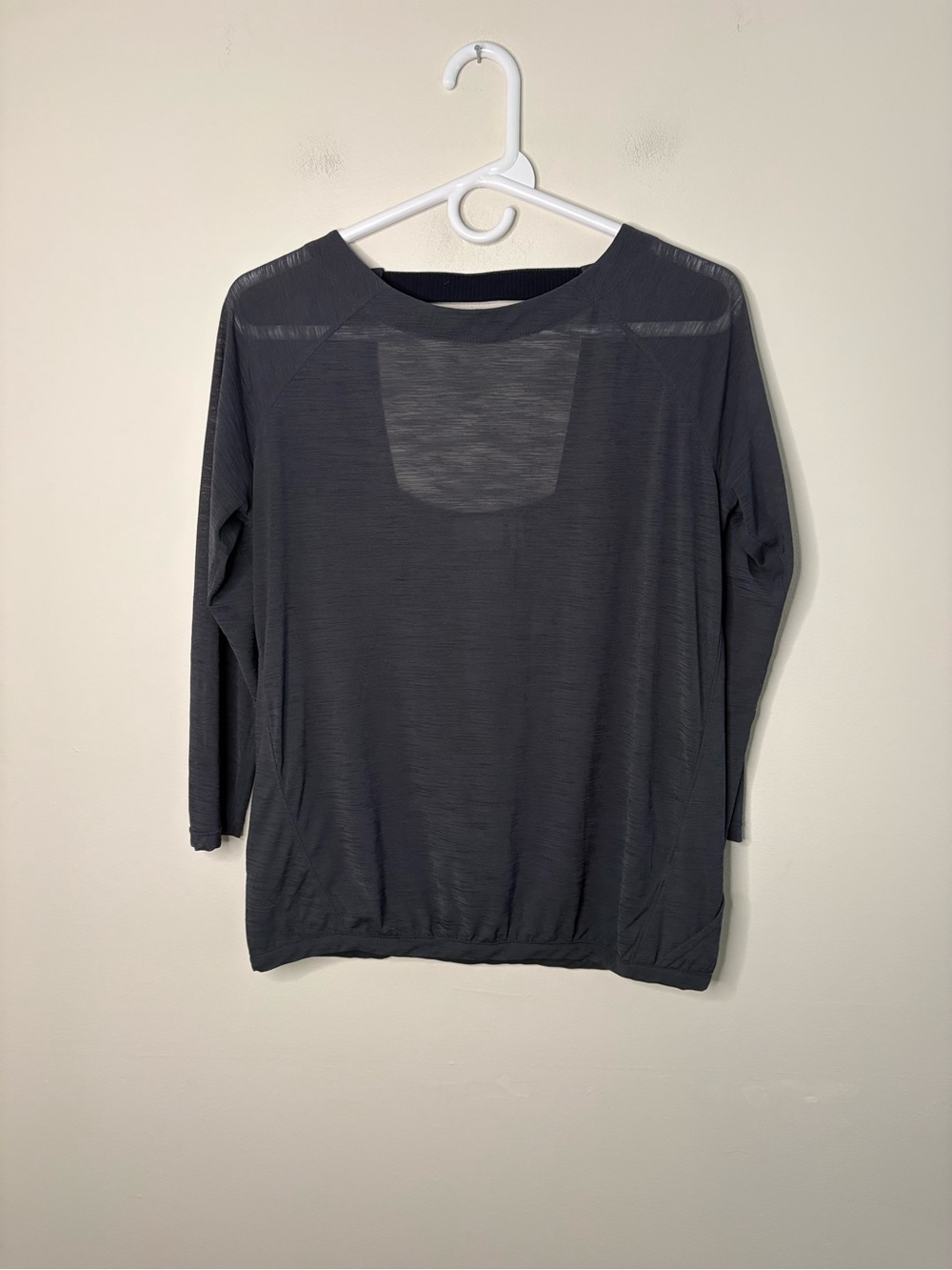 Athleta Women’s Small Grey Lightweight Long Sleeve Open Back Yoga Gym